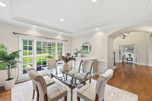 8575 Sleepy Hollow Drive, Indian Hill, OH 45243
