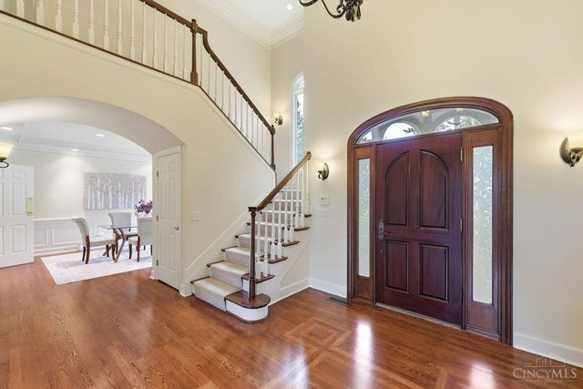 8575 Sleepy Hollow Drive, Indian Hill, OH 45243