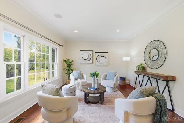 8575 Sleepy Hollow Drive, Indian Hill, OH 45243