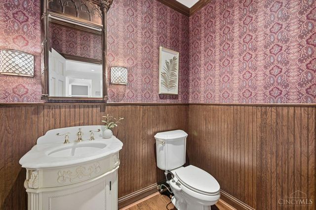 8575 Sleepy Hollow Drive, Indian Hill, OH 45243