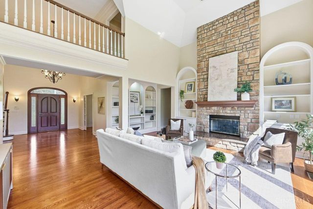 8575 Sleepy Hollow Drive, Indian Hill, OH 45243