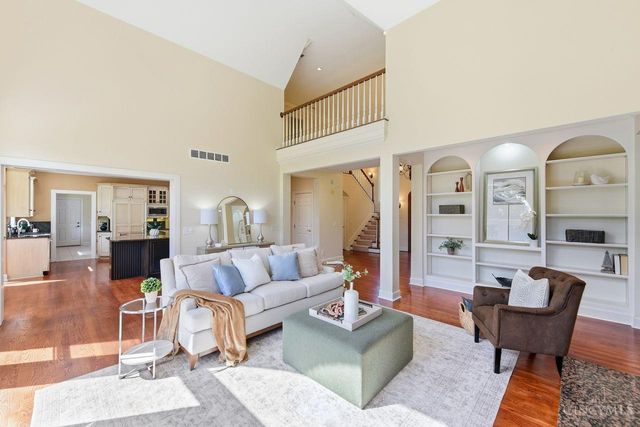 8575 Sleepy Hollow Drive, Indian Hill, OH 45243