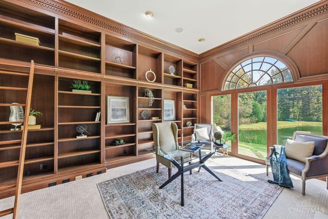 8575 Sleepy Hollow Drive, Indian Hill, OH 45243