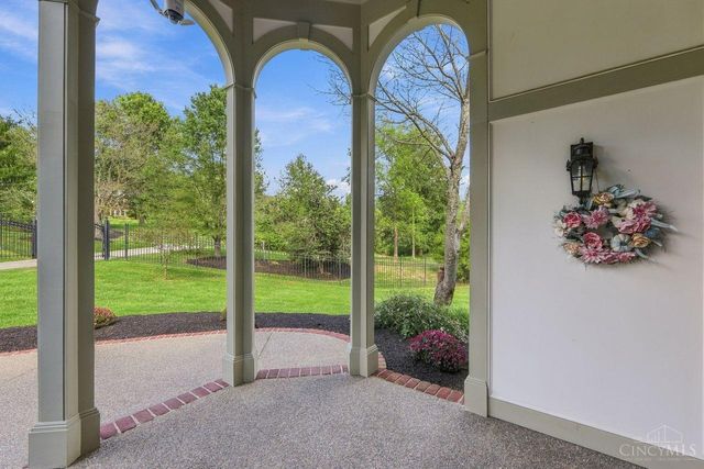 8575 Sleepy Hollow Drive, Indian Hill, OH 45243