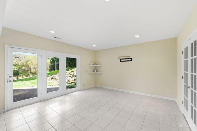 8575 Sleepy Hollow Drive, Indian Hill, OH 45243