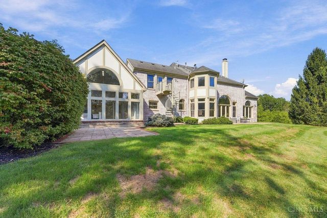 8575 Sleepy Hollow Drive, Indian Hill, OH 45243