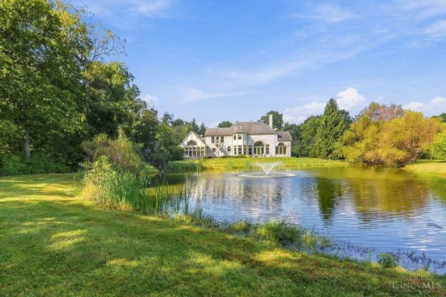 8575 Sleepy Hollow Drive, Indian Hill, OH 45243