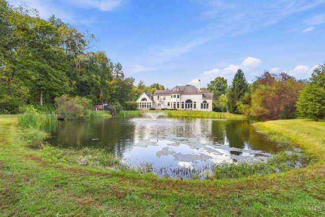 8575 Sleepy Hollow Drive, Indian Hill, OH 45243