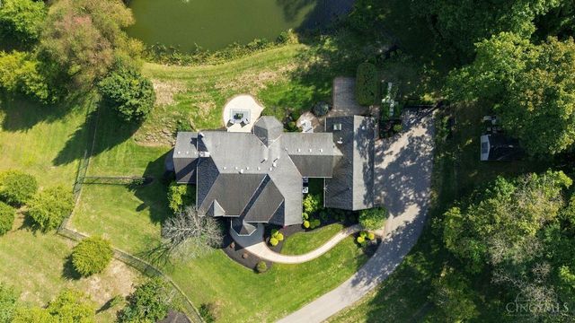 8575 Sleepy Hollow Drive, Indian Hill, OH 45243