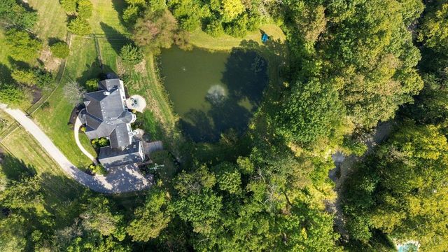 8575 Sleepy Hollow Drive, Indian Hill, OH 45243