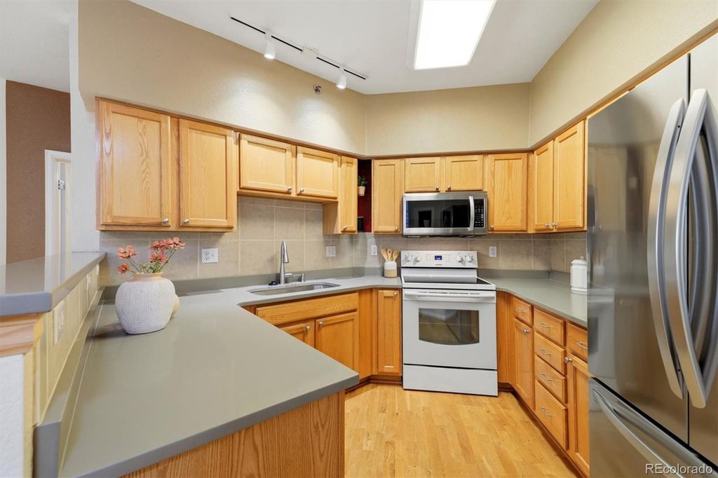 Image 7 of property listing at 2896 W Riverwalk Circle A 309, Littleton, CO 80123