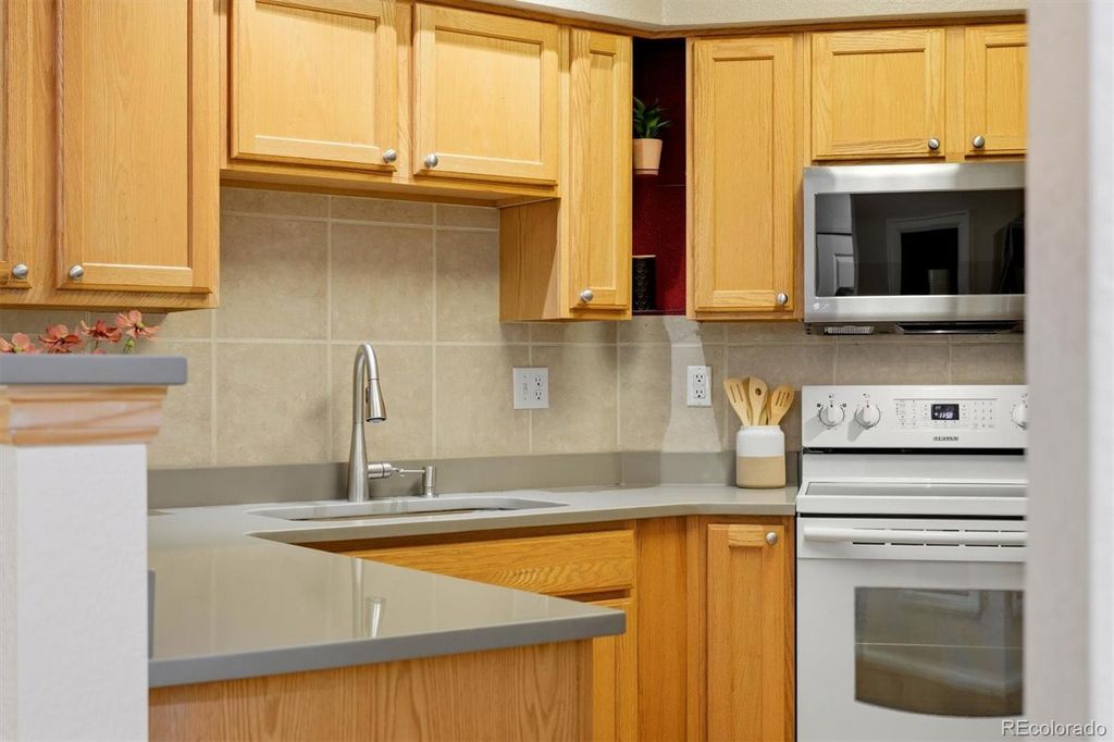 Image 9 of property listing at 2896 W Riverwalk Circle A 309, Littleton, CO 80123