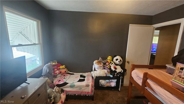 12332 Park Knoll Drive, Garfield Heights, OH 44125