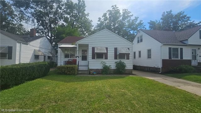 12332 Park Knoll Drive, Garfield Heights, OH 44125