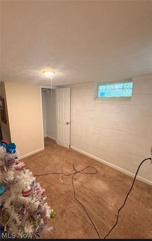 12332 Park Knoll Drive, Garfield Heights, OH 44125