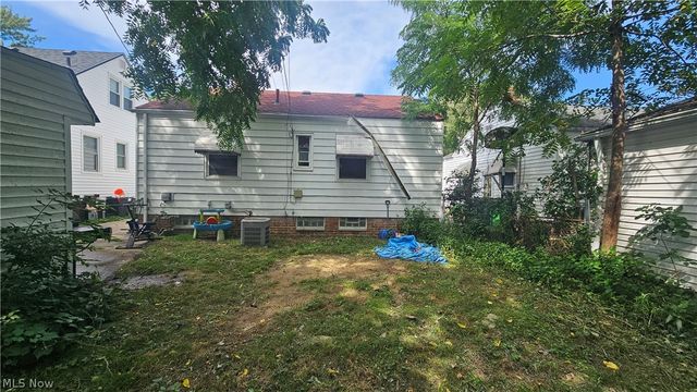 12332 Park Knoll Drive, Garfield Heights, OH 44125
