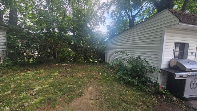 12332 Park Knoll Drive, Garfield Heights, OH 44125