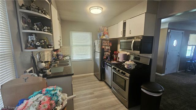 12332 Park Knoll Drive, Garfield Heights, OH 44125
