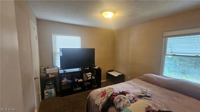 12332 Park Knoll Drive, Garfield Heights, OH 44125