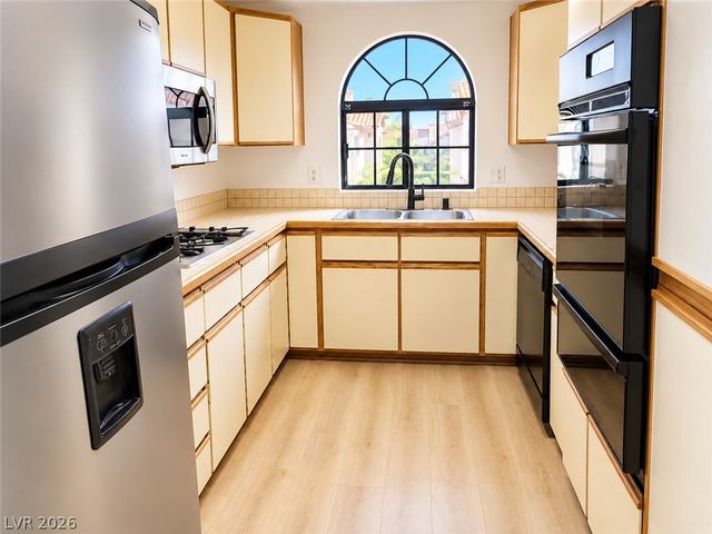 1417 Santa Margarita Street G, Las Vegas, NV 89146