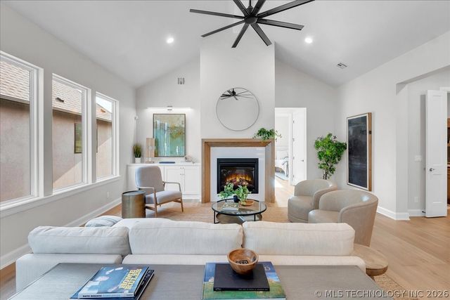 1207 N 71st Place, Broken Arrow, OK 74014