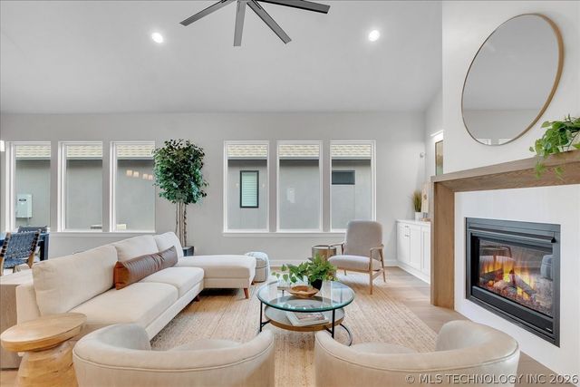 1207 N 71st Place, Broken Arrow, OK 74014