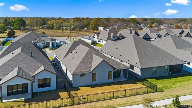 1207 N 71st Place, Broken Arrow, OK 74014