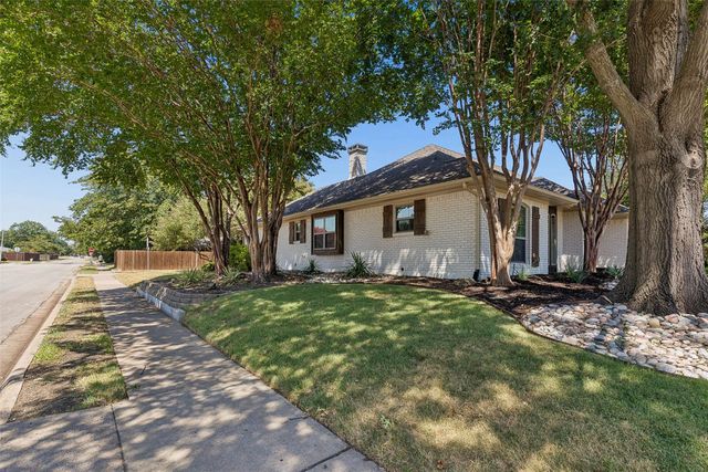 901 Autumn Lake Drive, Allen, TX 75002
