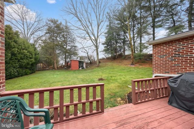 141 EVERGREEN LN, York, PA 17408