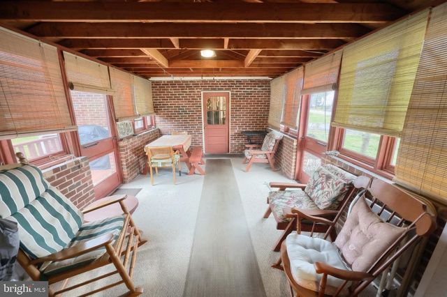 141 EVERGREEN LN, York, PA 17408