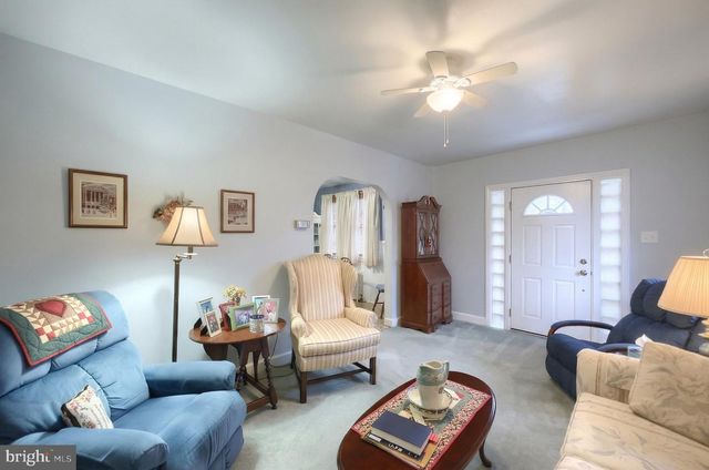 141 EVERGREEN LN, York, PA 17408