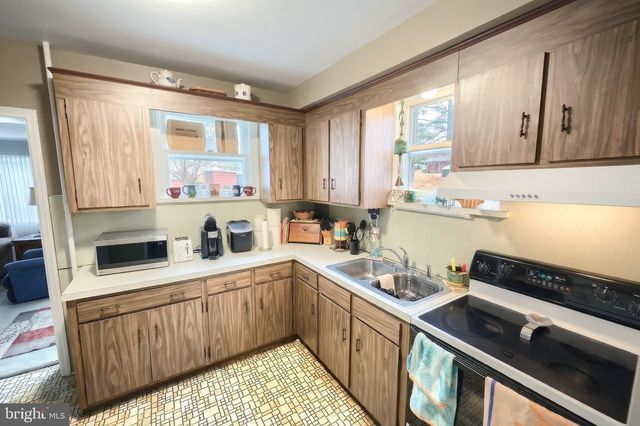 141 EVERGREEN LN, York, PA 17408