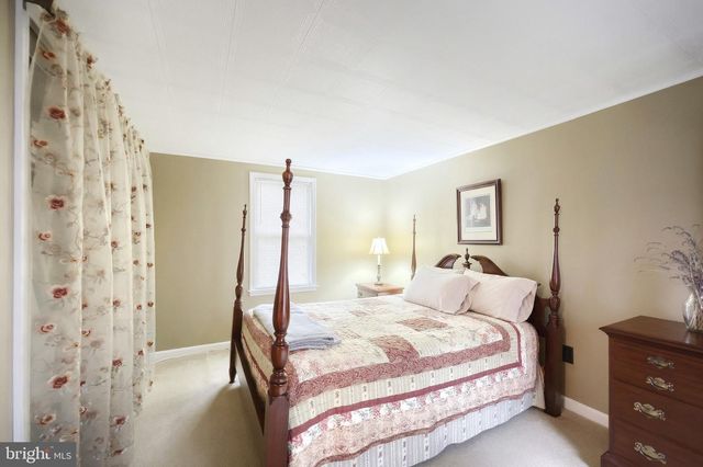 141 EVERGREEN LN, York, PA 17408