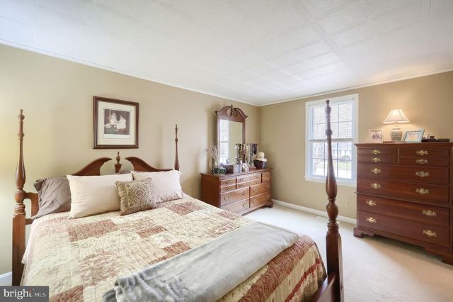 141 EVERGREEN LN, York, PA 17408