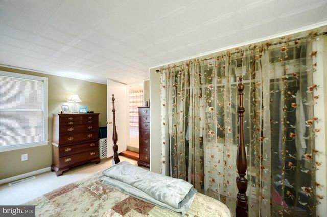 141 EVERGREEN LN, York, PA 17408