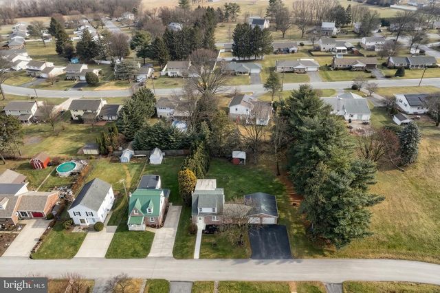 141 EVERGREEN LN, York, PA 17408