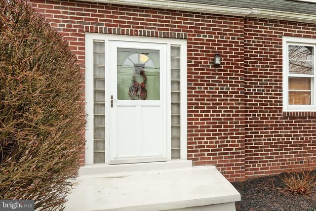 141 EVERGREEN LN, York, PA 17408