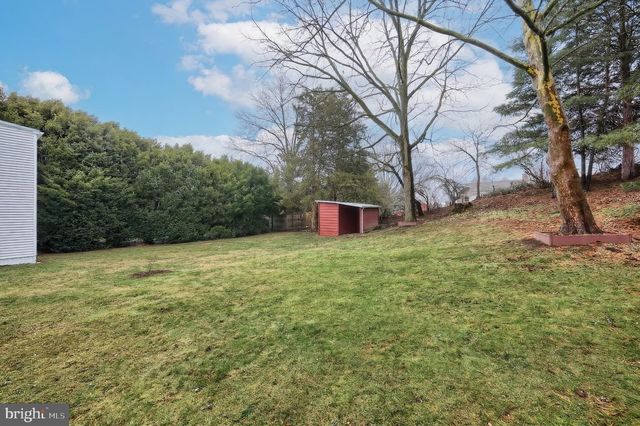 141 EVERGREEN LN, York, PA 17408