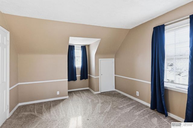 5020 Bedford Avenue, Omaha, NE 68104