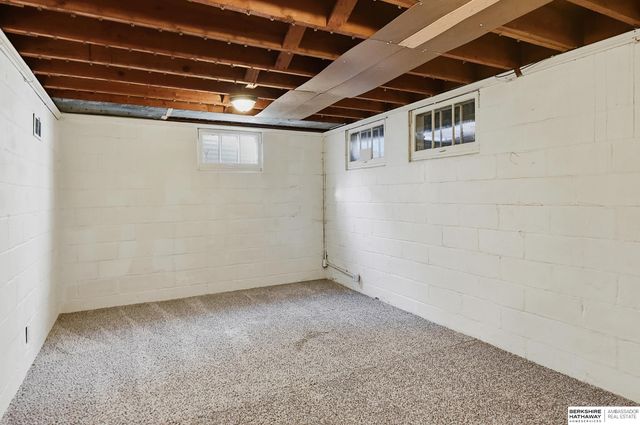 5020 Bedford Avenue, Omaha, NE 68104