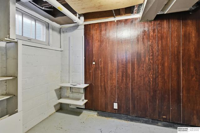 5020 Bedford Avenue, Omaha, NE 68104