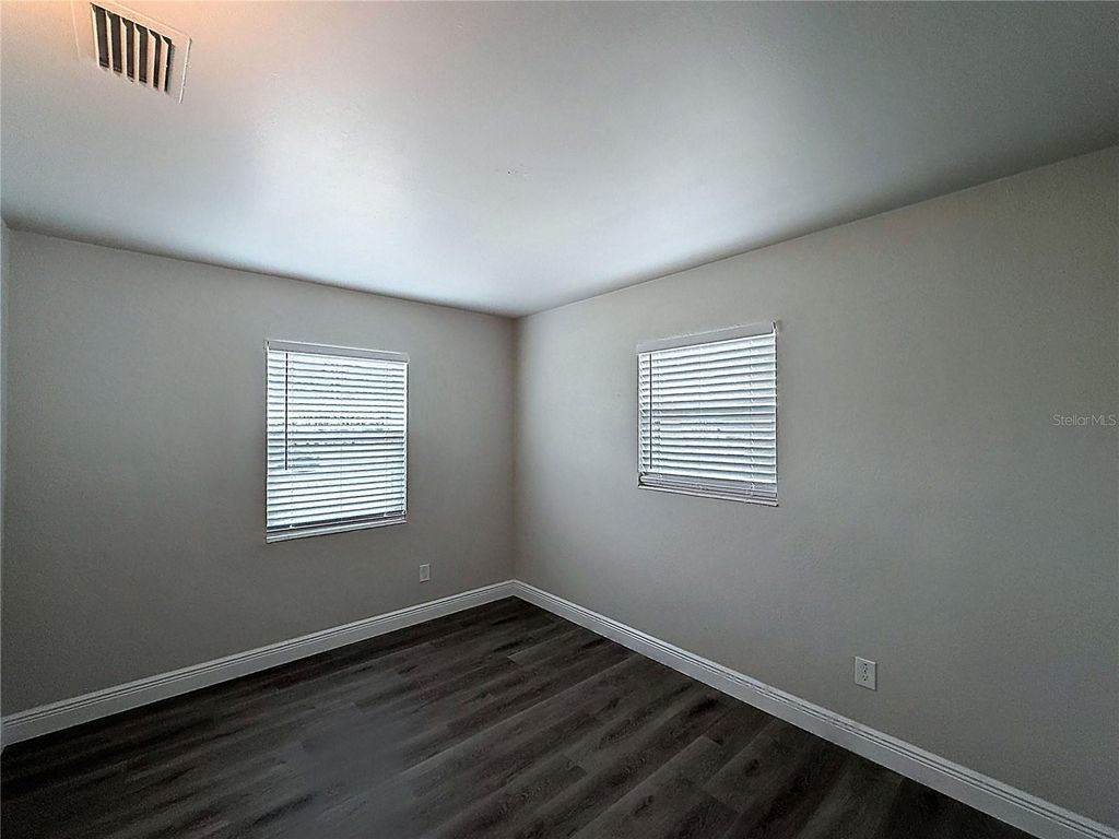 Image 14 of property listing at 7503 W NEW ORLEANS AVENUE, Tampa, FL 33615