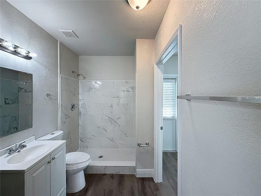 Image 9 of property listing at 7503 W NEW ORLEANS AVENUE, Tampa, FL 33615