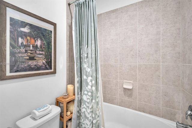 11568 SW 13th Ln, Pembroke Pines, FL 33025