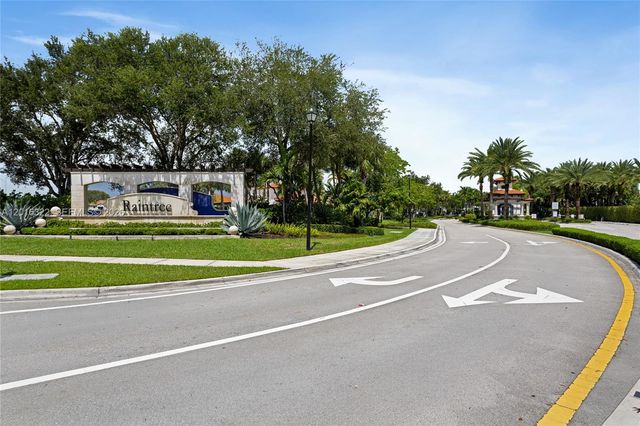 11568 SW 13th Ln, Pembroke Pines, FL 33025