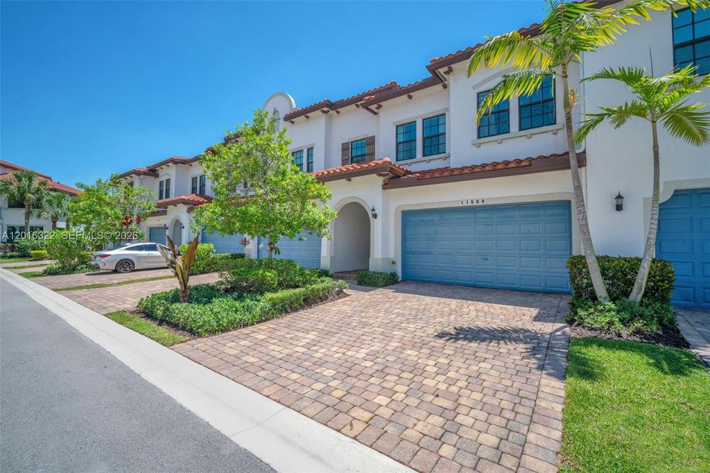 11568 SW 13th Ln, Pembroke Pines, FL 33025