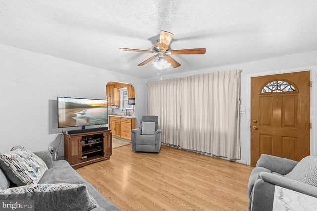 312 4TH AVE, Halethorpe, MD 21227