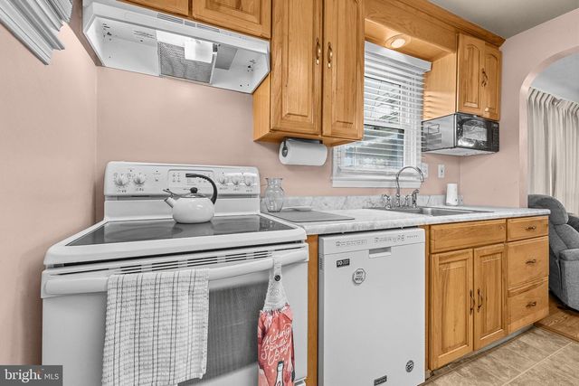 312 4TH AVE, Halethorpe, MD 21227