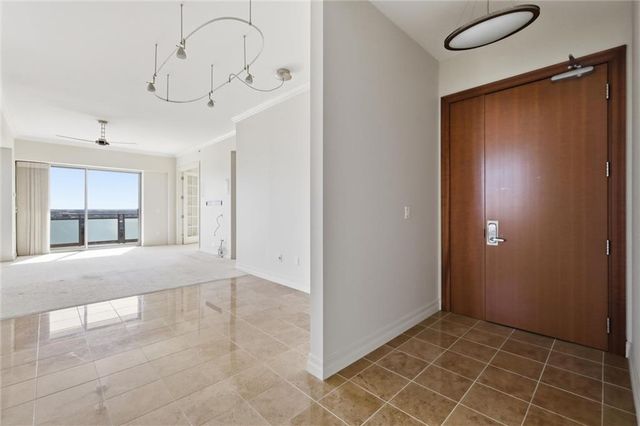 4950 Central Street 702, Kansas City, MO 64112