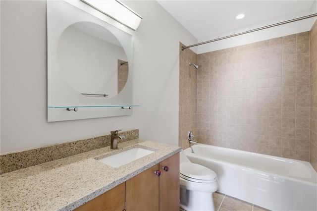 4950 Central Street 702, Kansas City, MO 64112